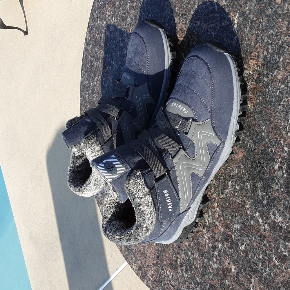 Men's Faux Fur Lined Shoes in Dark Grey, Size 12 M